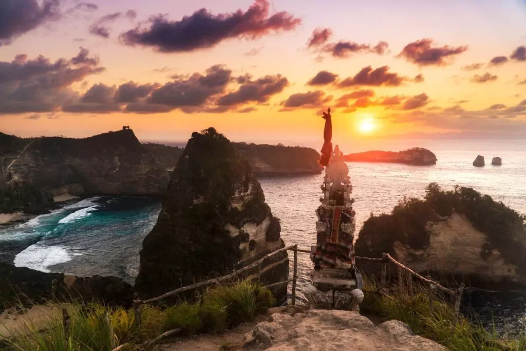 Thousand Islands Viewpoint - Nusa Penida Travel Guide