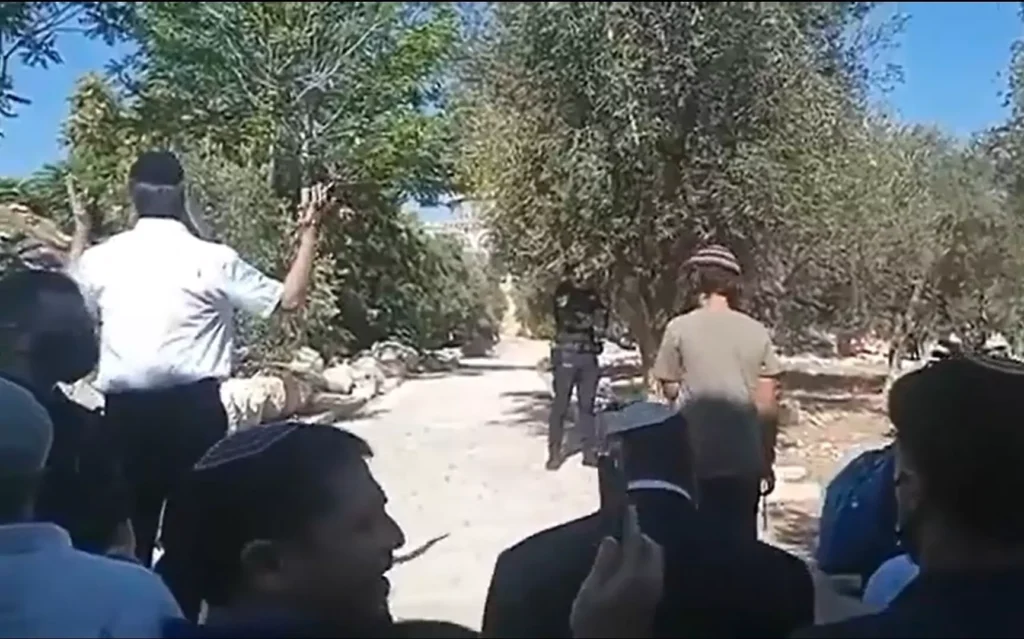Tensions Rise as Israeli Minister Leads Jewish Prayer at Al-Aqsa Mosque Compound 2 Al-Aqsa Mosque compound