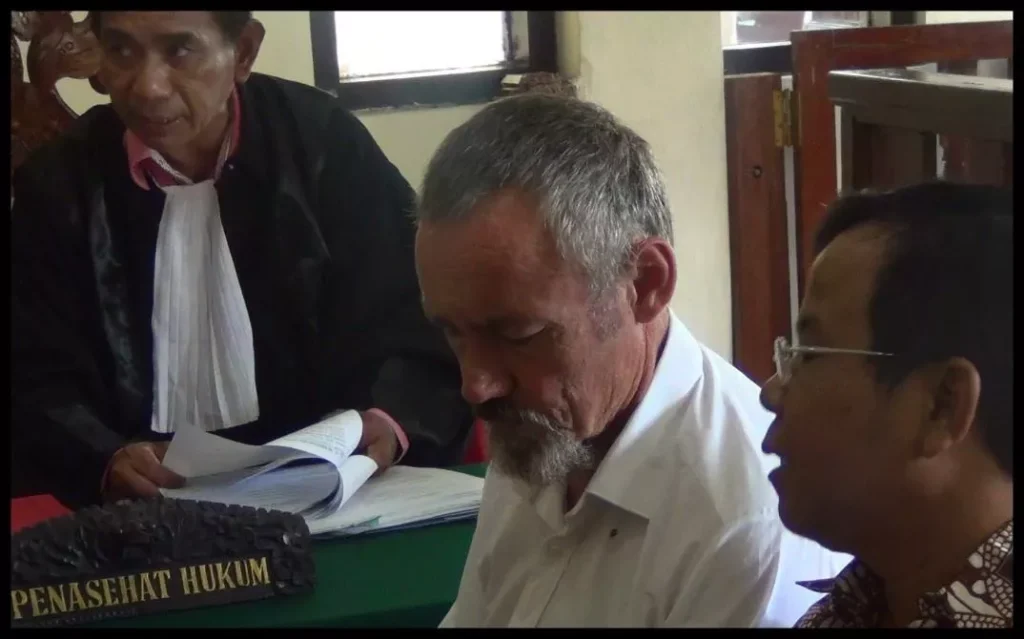 
Photo of Balinese lawyer in court