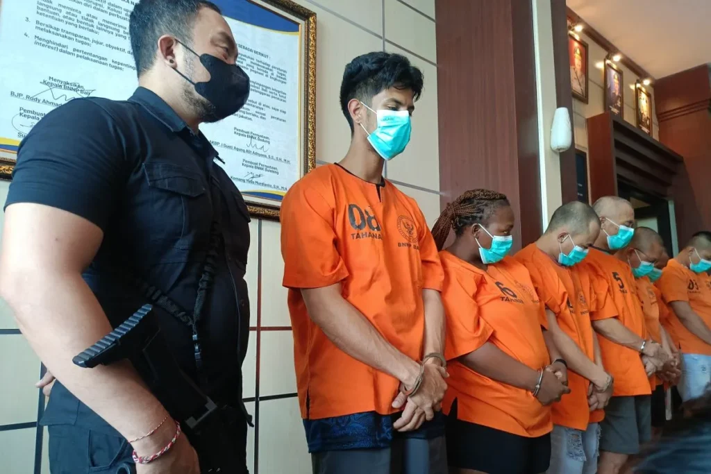 photo of foreign tourists caught in drug cases