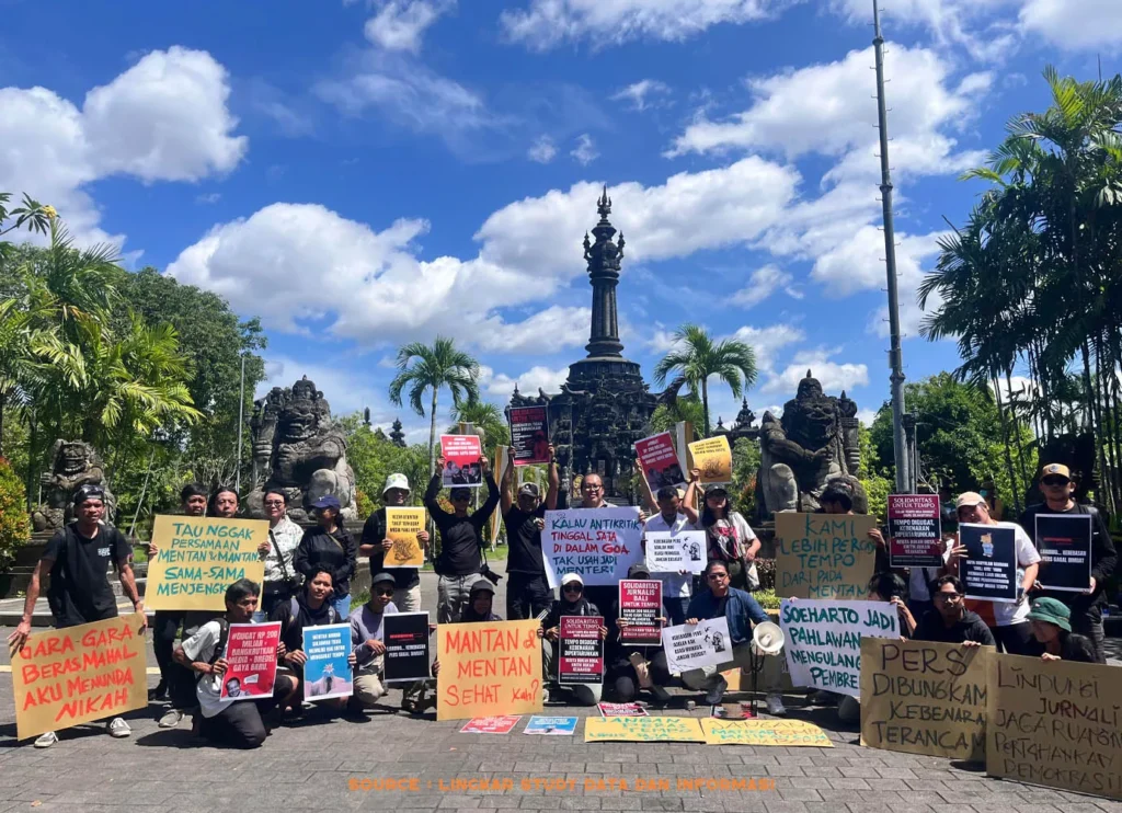 SLAPP Lawsuit - The protest, organized by the Bali Journalists Solidarity (Solidaritas Jurnalis Bali/SJB) on Sunday, November 16, 2025, was a direct response to Agriculture Minister Amran Sulaiman’s civil suit demanding Rp 200 billion (approximately USD $12.2 million) in damages from Tempo.