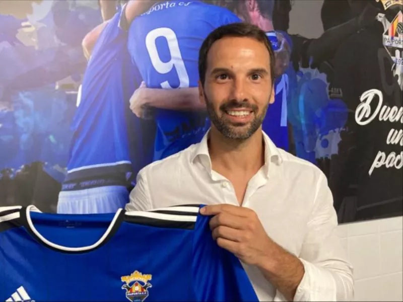 Profile of Fernando Martín Carreras: From Spanish Football Veteran to a Family Tragedy at Sea Near Komodo Island 40 Fernando Martín Carreras