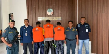 Dawn Firefight in Komodo Park: Rangers Sink Poacher Vessel in Dramatic Confrontation