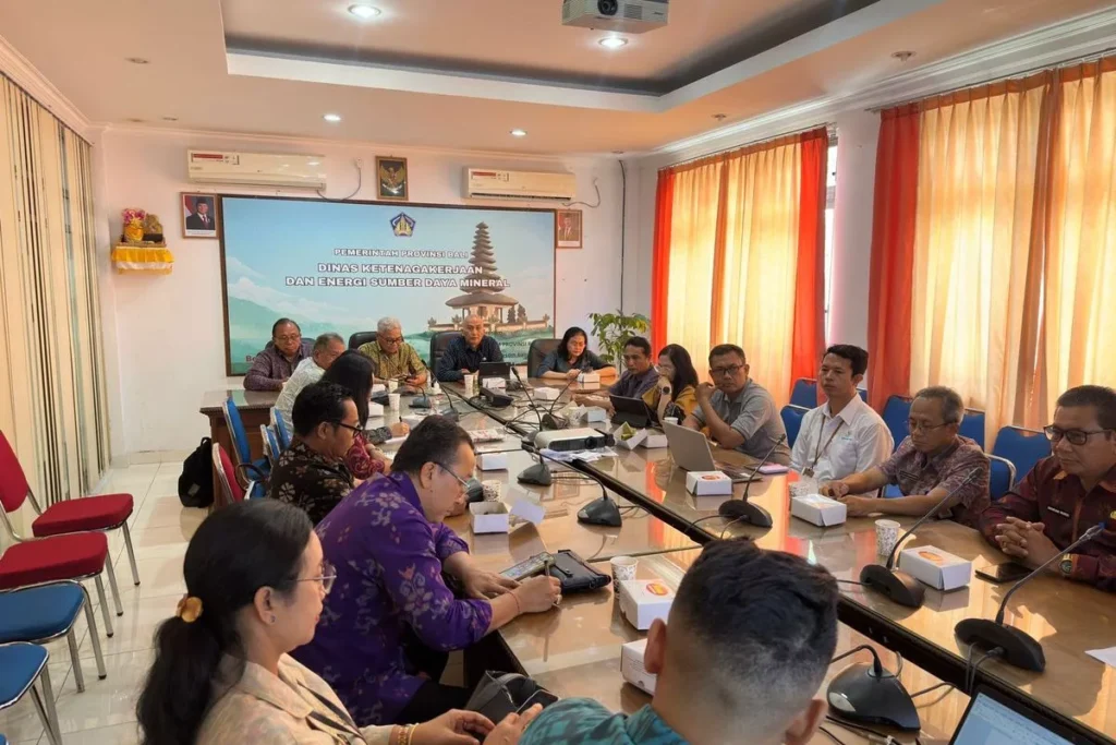 Bali's Minimum Wage Set to Rise 7.04% for 2026 38 Meeting to determine the Bali Provincial Minimum Wage (UMP) and the Bali Provincial Minimum Wage (UMSP). (BALI PROVINCIAL GOVERNMENT DOCUMENTATION)