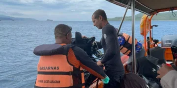 Photos of the search for three members of a Spanish family still missing in Komodo waters (Doc: Basarnas Maumere)