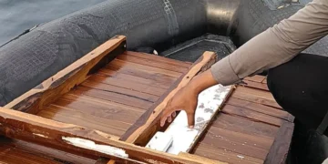 Search for Missing Spanish Coach Enters Fifth Day, Debris from Sunken Vessel Found