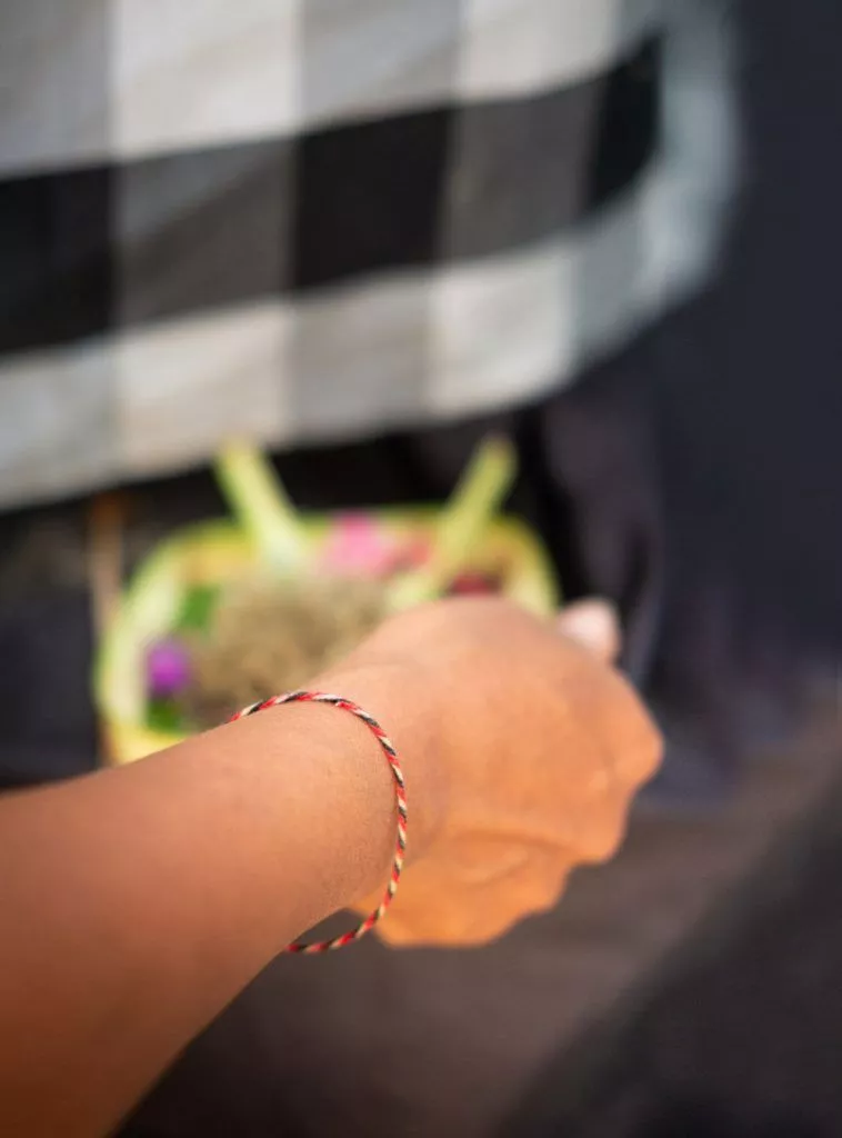 The Sacred Meaning of the Tridatu Bracelet: More Than a Bali Aesthetic 40 Tridatu Bracelet - From Temple Symbol to Global Identity Marker