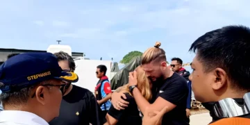 A Family's Plea from the Harbor: "We Hope to Bring Them Home to Spain"