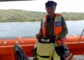 The SAR team found a life jacket belonging to the sunken pinisi ship Putri Sakinah in the waters off Padar Island, Komodo National Park, Labuan Bajo, East Nusa Tenggara, on Sunday (December 28, 2025). (Photo: Basarnas Maumere Office)