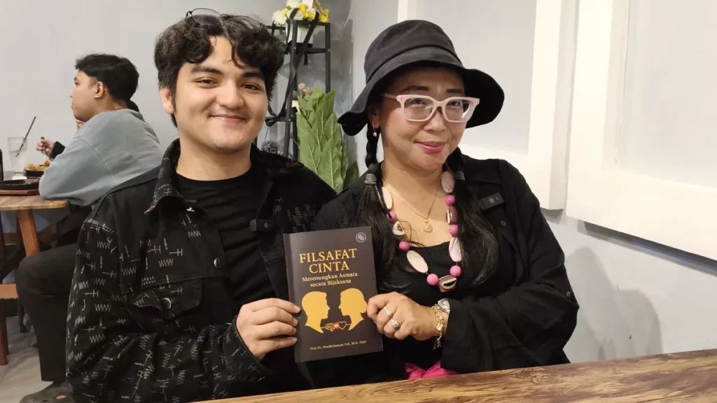 Love as Failure: The Paradox of a Professor Who Teaches Law 38 Prof. Dr. Werdhi Sutisari, PhD., SH., MH - Love as Failure