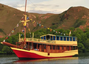 Kapal Naas Putri Sakinah yang membawa Pelatih Valencia dan keluarga, tenggelam 26 Desember 2025