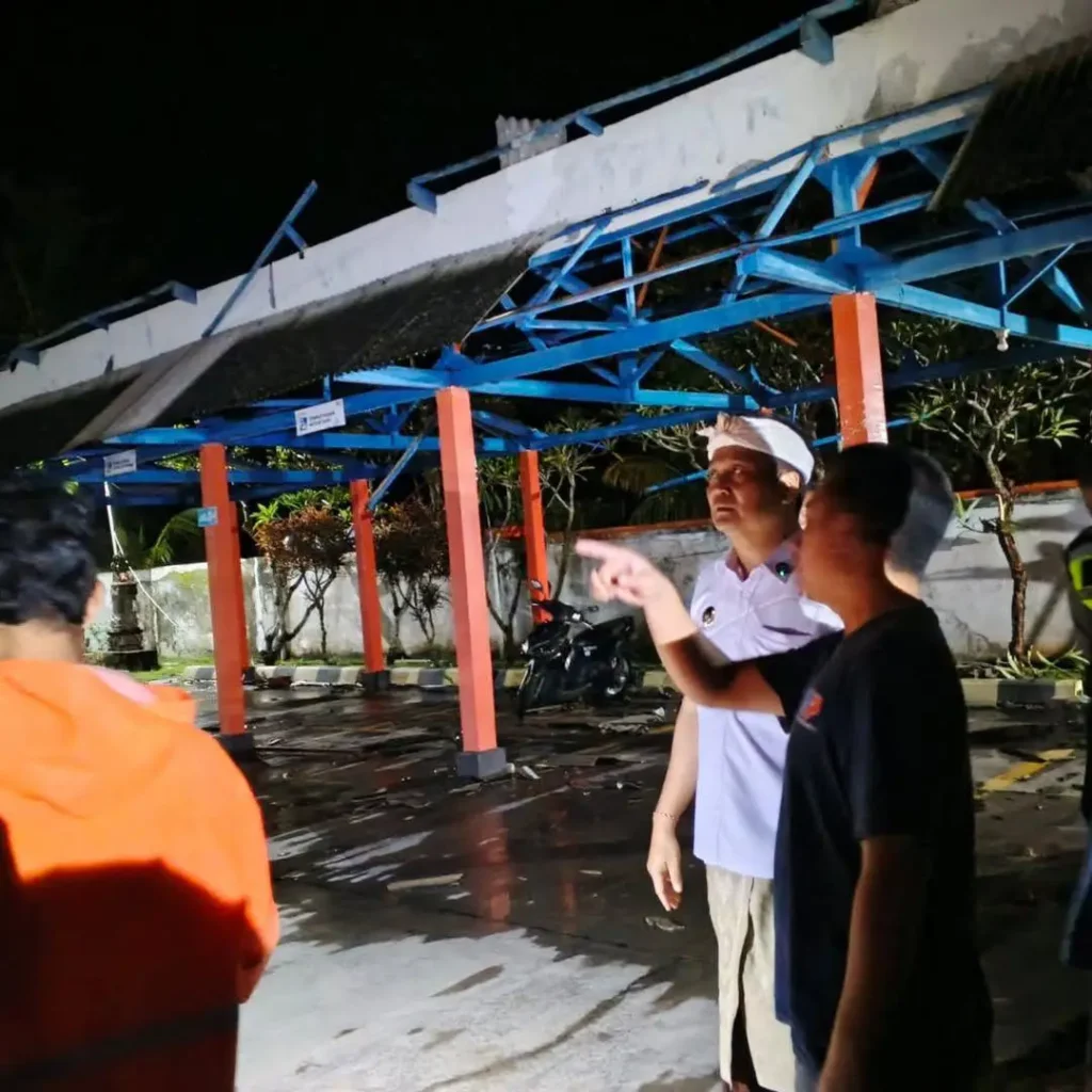 From Coast to Catastrophe: Waterspout Tornadoes Slam Bali's Jembrana, Causing Significant Damage 38 Jembrana Regent I Made Kembang Hartawan checked the location of the tornado incident
