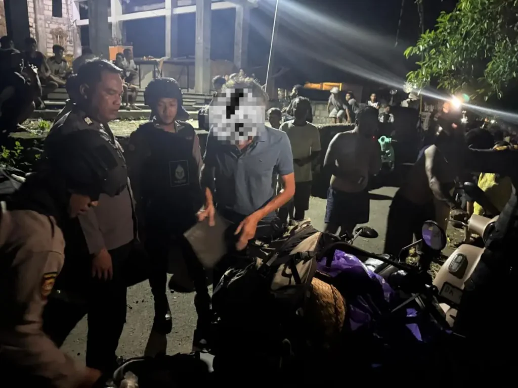 French National Detained in Bali for Taking Sacred Vases from Cemetery