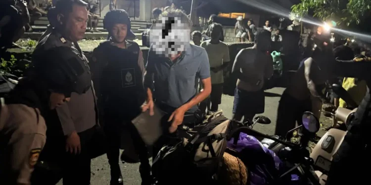 French National Detained in Bali for Taking Sacred Vases from Cemetery