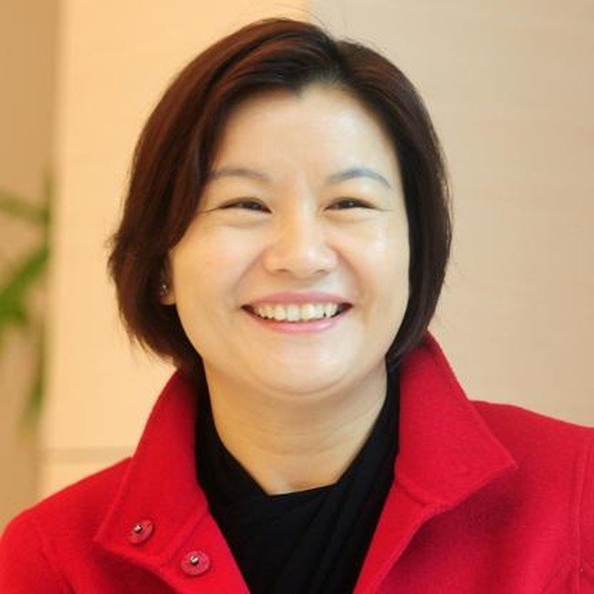 The Touchscreen in Your Hand: A Self-Made Billionaire's Journey from a Chinese Village to Bali’s Digital Life 39 Zhou Qunfei’s