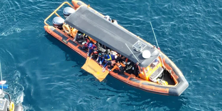 Drone photo of the process of finding the body of the Valencia coach in Padar waters, January 4, 2026