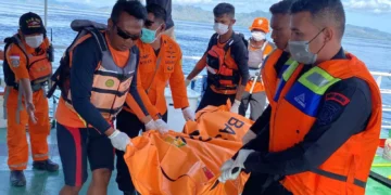 Photo Gallery: From Bajo Ritual to Recovery – The Valencia Coach’s Final Journey in Komodo