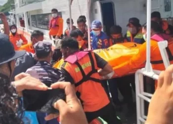 The discovery of a body in the waters of Labuan Bajo, suspected to be Fenando, Valencia's coach