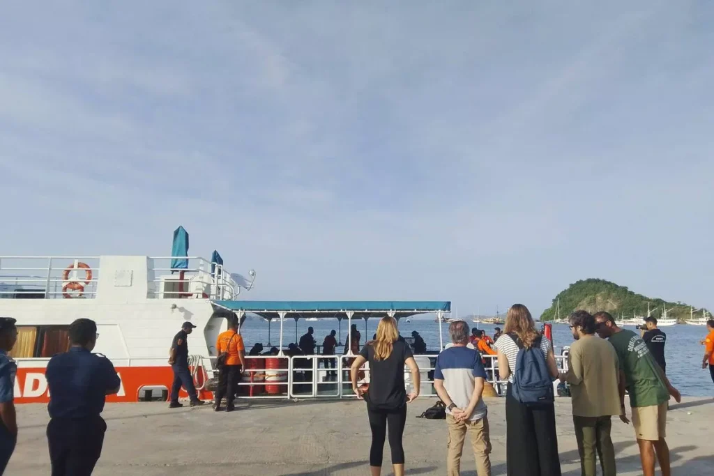 The Valencia coach's wife and family watched as the joint search and rescue team moved to the search location at Labuan Bajo Marina Harbor on Friday morning.