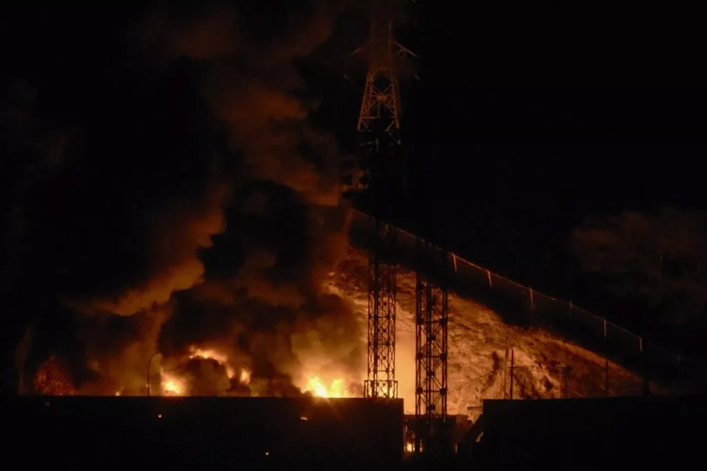 A fire at the Fuerte Tiuna military complex, after a series of explosions rocked Caracas, Venezuela, Saturday (January 3, 2026). The United States is said to have launched a ground offensive in Venezuela.