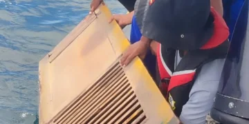 On the eleventh day of the search, the joint SAR team found the bathroom door of the KM Putri Sakinah (Maumere Basarnas Document)