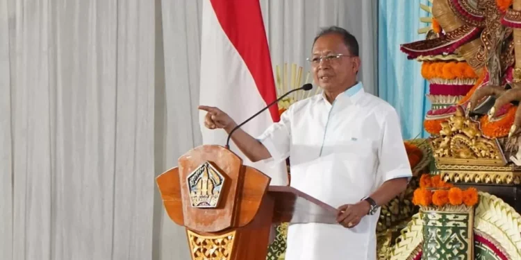 Bali Governor Wayan Koster delivered a speech at the groundbreaking ceremony for the construction of a shortcut road in Buleleng Regency, Bali Province, Wednesday (January 7, 2026) (Bali Provincial Government Public Relations.)