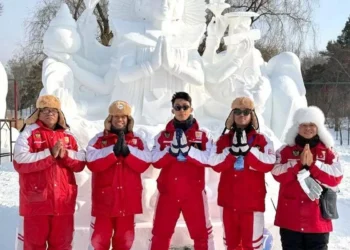 Balinese artist Dewi Dhawantari's work in the Snow Sculpture Competition in Harbin, China. (DOCUMENTATION FROM PECATU ARTISTS ASSOCIATION)