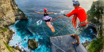 Bungee Jump at Bali's Iconic Kelingking Cliff to be Closed Again Over Safety and Permit Issues