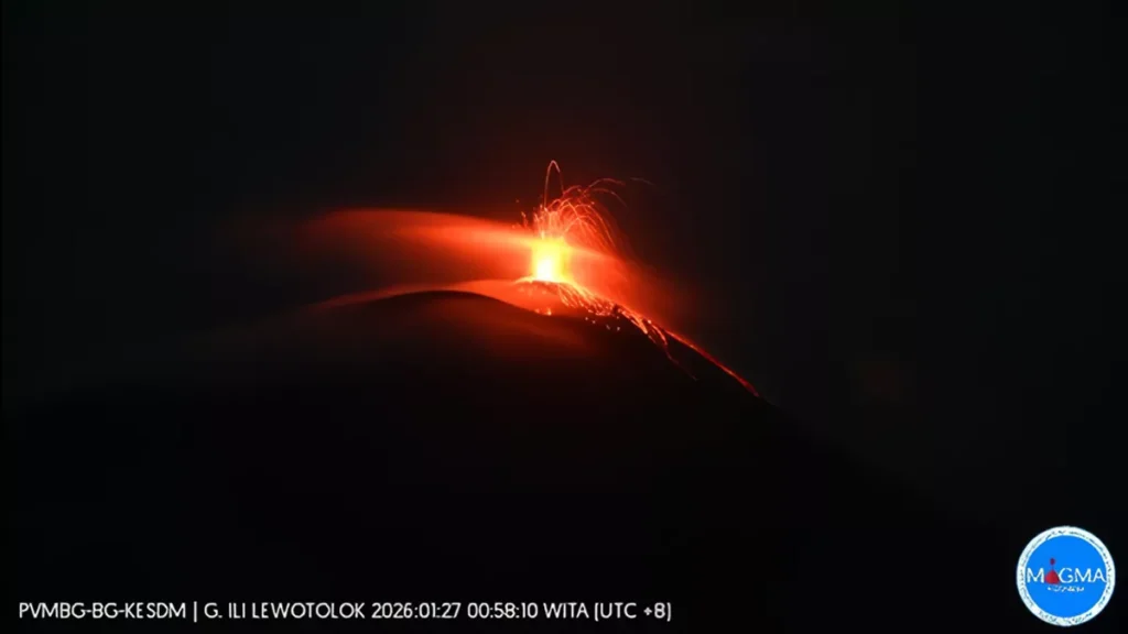 Photo: Mount Ile Lewotolok in Lembata Regency, East Nusa Tenggara (NTT), erupted 38 times this morning, Tuesday (January 27, 2026), from 12:00 AM to 6:00 AM WITA. (PVMBG)
