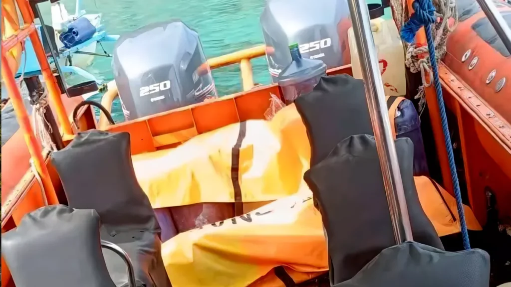 Photo 1 The body of the Valencia coach's son was found with the wreck of the Putri Sakinah ship in Komodo, January 6, 2026 (Hey Bali)