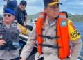 East Nusa Tenggara Regional Police Chief Inspector General Rudi Darmoko leads the search for victims of the sinking of the tourist boat KM Putri Sakinah in the Padar Strait, Komodo District, West Manggarai Regency, East Nusa Tenggara (NTT).