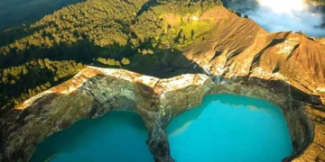 Official Explanation for "Boiling Water" Sounds at Indonesia’s Tri-Colored Kelimutu Lakes 2 Kelimutu Photo