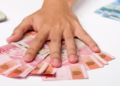 Photo of several hundred thousand rupiah notes