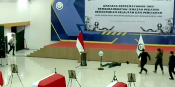 Screenshot of Video of Minister of Maritime Affairs and Fisheries, Sakti Wahnyu Trenggono Fainting, January 25, 2026 (Hey Bali)