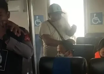 Photo of the atmosphere inside the fastboat when the engine of the ship, The Angkal 6, caught fire in the waters of Nusa Penida (IST)