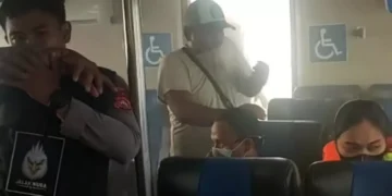 Photo of the atmosphere inside the fastboat when the engine of the ship, The Angkal 6, caught fire in the waters of Nusa Penida (IST)