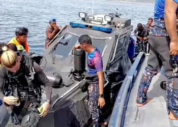 The search for victims of the Putri Sakinah ship on the eighth day in the waters off Labuan Bajo, West Manggarai, East Nusa Tenggara, Friday (January 2, 2025).