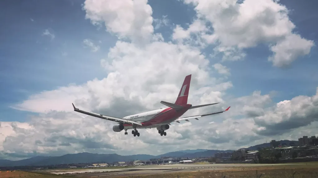 Airplane Illustration Photo (Pexels)