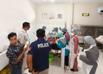 The post-mortem examination of the body of a French citizen with the initials PNL at Bhayangkara Hospital, Mataram, Saturday (January 10, 2026).