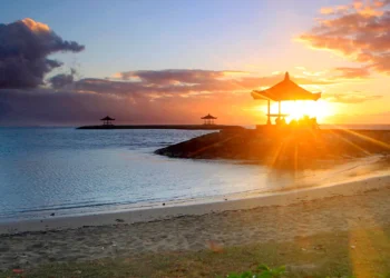 Photos of the Beach in the Nusa Dua area of ​​Bali (IST)