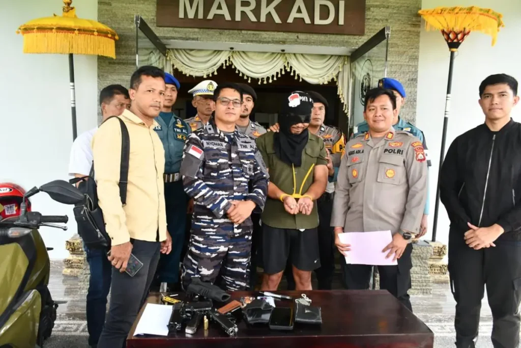 Bali Naval Base Arrests Suspect in Illegal Firearms Sales Operation 1 Handover of perpetrators of illegal firearms sales in Bali