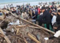 Bali Governor I Wayan Koster participated in a cleanup at Kedonganan Beach, Badung Regency, Friday (February 6, 2026). (BALI PROVINCIAL GOVERNMENT DOCUMENTATION)
