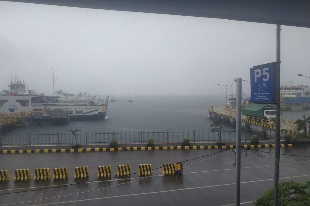 Bad weather at Ketapang Port, Banyuwangi.