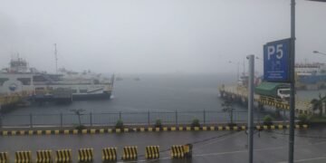 Bad weather at Ketapang Port, Banyuwangi.