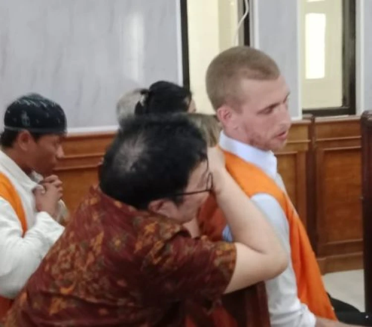 British National Faces 11-Year Sentence for Smuggling Cocaine into Bali 38 A British man named Kial Garth Robinson, who smuggled 1.3 kg of cocaine from Spain to Bali, during a trial at the Denpasar District Court, Thursday (05/02)