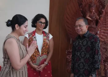 Photo: Bali Governor Wayan Koster receives a visit from Airbnb at Jayasabha, Wednesday (February 11, 2026). Doc. Bali Provincial Government Public Relations
