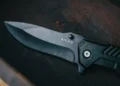 Photo Close-up of a Black Survival Knife
