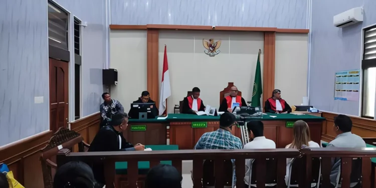 Photo: The narcotics trial of a Dutch and Russian couple was postponed by a Denpasar District Court judge on Thursday (February 12, 2026).