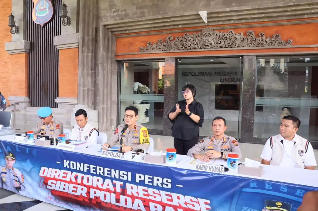 Photo: Bali Police Chief Inspector General Daniel Adityajaya at a press conference on the disclosure of an international online gambling network, Saturday (February 7, 2026). (Doc. Bali Police)