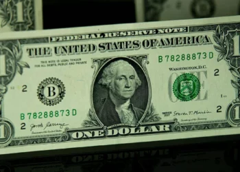 Illustration photo of 1 USD Dollar converted to Indonesian Rupiah currency